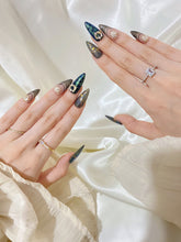 Load image into Gallery viewer, Hand-Painted Velvet Bow Stiletto Nails with Sticky Tabs &amp; Kit Y050