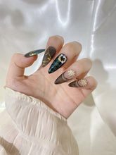 Load image into Gallery viewer, Hand-Painted Velvet Bow Stiletto Nails with Sticky Tabs &amp; Kit Y050