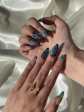 Load image into Gallery viewer, Hand-Painted Abyss Morpho Almond Shaped Nails with Sticky Tabs &amp; Kit Y003