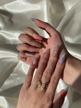 Load image into Gallery viewer, Hand-Painted Gilded Violet Almond Shaped Nails with Sticky Tabs &amp; Kit Y059