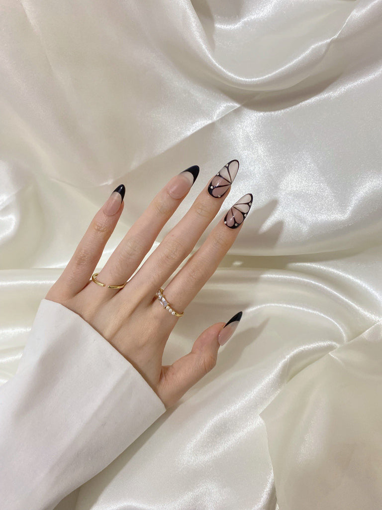 Hand-Painted Picasso’s Petals Almond Shaped Nails with Sticky Tabs & Kit A013