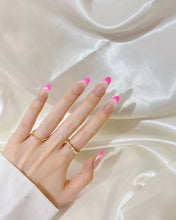 Load image into Gallery viewer, Hand-Painted Melted Candy Almond Shaped Nails with Sticky Tabs &amp; Kit A003