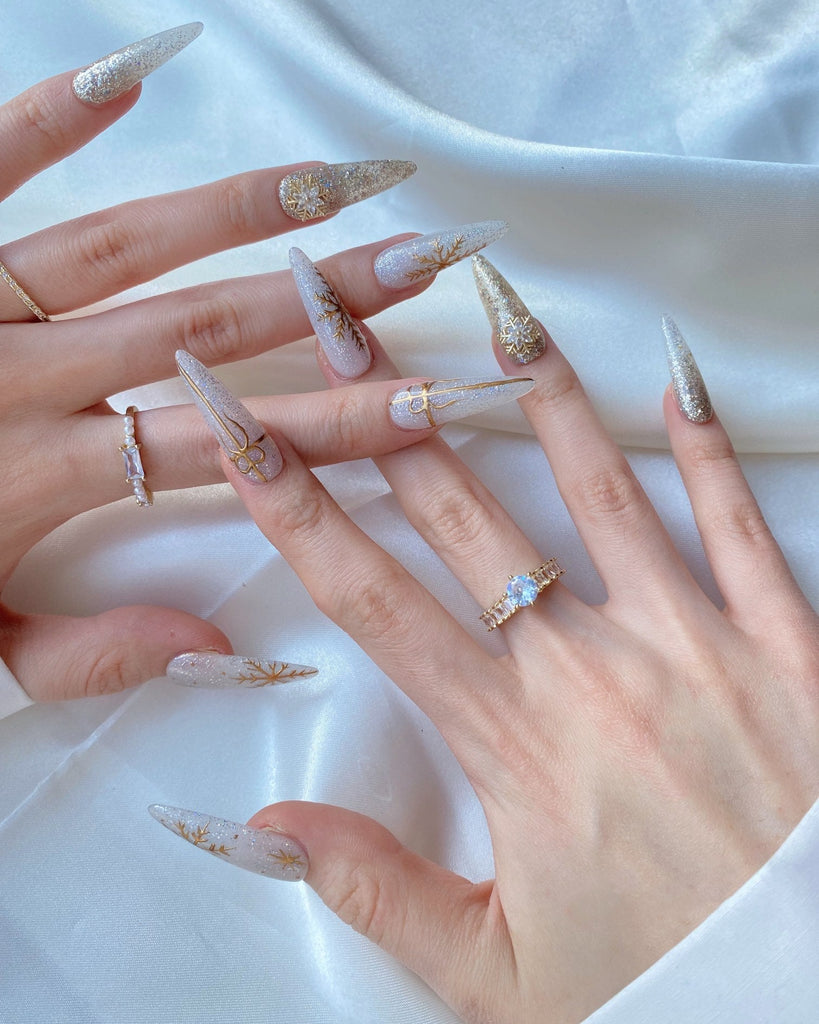 Hand-Painted Elf Wink Stiletto Nails with Sticky Tabs & Kit Y083
