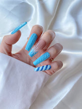 Load image into Gallery viewer, Hand-Painted Frost Whisper Coffin Press-On Nails with Sticky Tabs &amp; Kit Y051