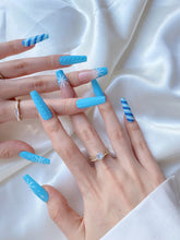 Load image into Gallery viewer, Hand-Painted Frost Whisper Coffin Press-On Nails with Sticky Tabs &amp; Kit Y051
