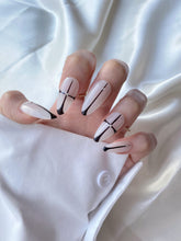 Load image into Gallery viewer, Hand-Painted Royal Glint Almond Shaped Nails with Sticky Tabs &amp; Kit A040