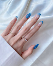 Load image into Gallery viewer, Hand-Painted Winter Snow Coffin Press-On Nails with Sticky Tabs &amp; Kit Y049