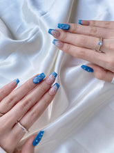 Load image into Gallery viewer, Hand-Painted Winter Snow Coffin Press-On Nails with Sticky Tabs &amp; Kit Y049
