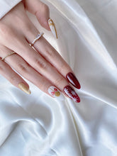 Load image into Gallery viewer, Hand-Painted Christmas Gift Almond Shaped Nails with Sticky Tabs &amp; Kit Y070
