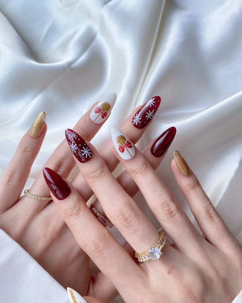 Hand-Painted Christmas Gift Almond Shaped Nails with Sticky Tabs & Kit Y070