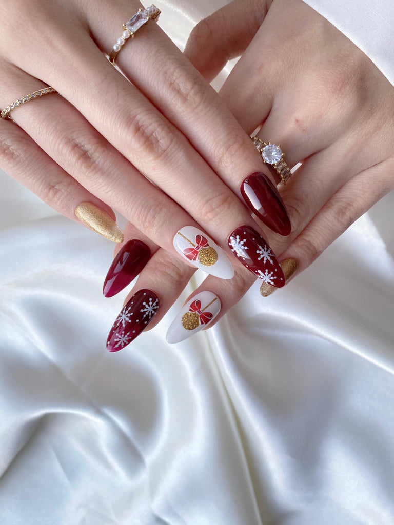 Hand-Painted Christmas Gift Almond Shaped Nails with Sticky Tabs & Kit Y070