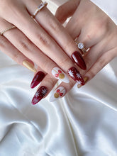 Load image into Gallery viewer, Hand-Painted Christmas Gift Almond Shaped Nails with Sticky Tabs &amp; Kit Y070