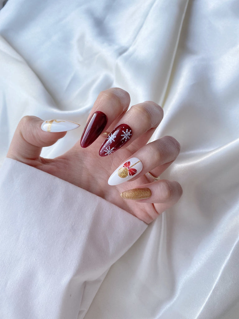 Hand-Painted Christmas Gift Almond Shaped Nails with Sticky Tabs & Kit Y070