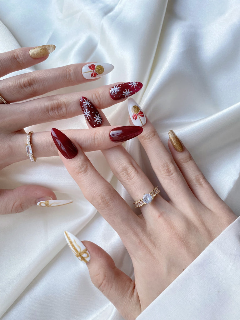 Hand-Painted Christmas Gift Almond Shaped Nails with Sticky Tabs & Kit Y070