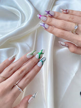 Load image into Gallery viewer, Hand-Painted Jungle Phantom Almond Shaped Nails with Sticky Tabs &amp; Kit Y057