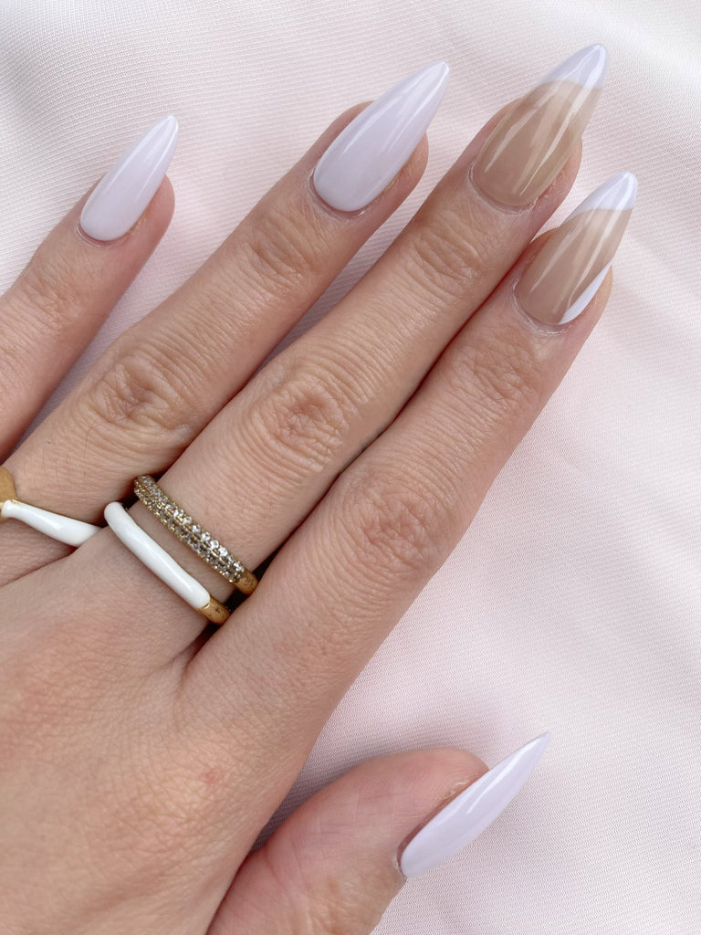 Hand-Painted Linear Whisper Almond Shaped Nails with Sticky Tabs & Kit A035