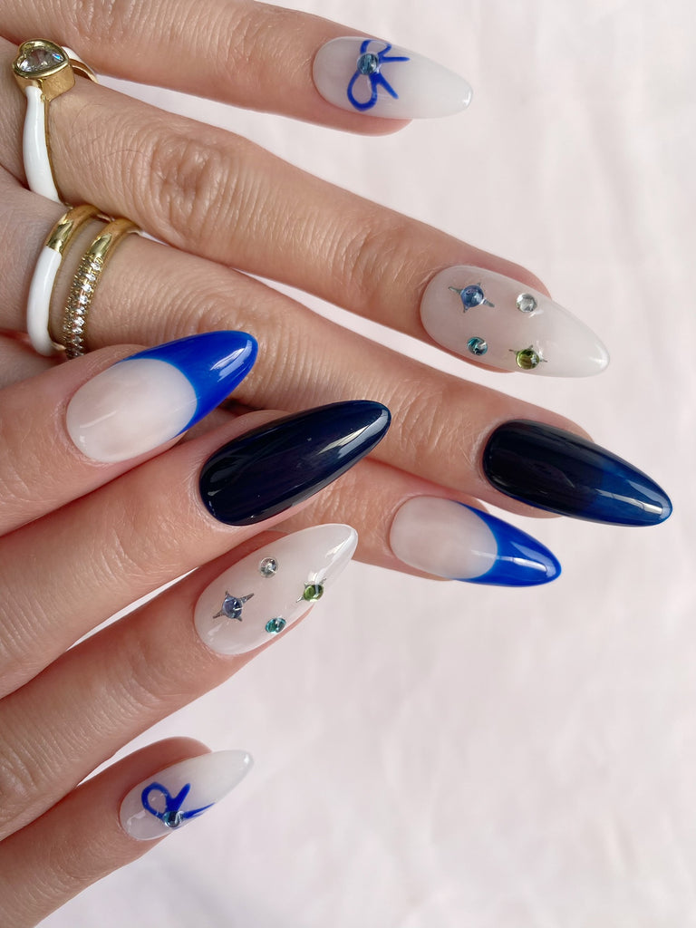 Hand-Painted Moonlit Stars Almond Shaped Nails with Sticky Tabs & Kit A124