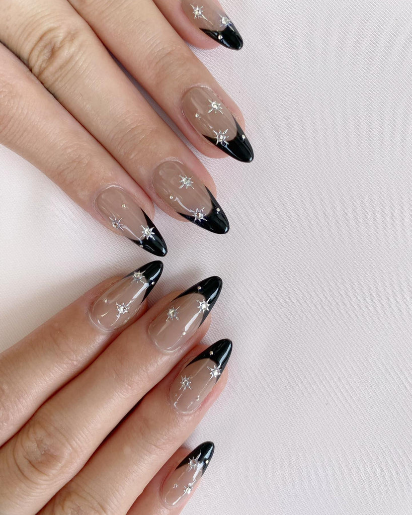 Hand-Painted Star Noir Almond Shaped Nails with Sticky Tabs & Kit A077