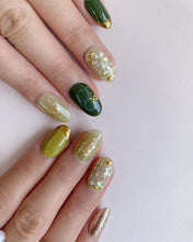 Load image into Gallery viewer, Hand-Painted Fairy Canopy Short Oval Nails with Sticky Tabs &amp; Kit F045