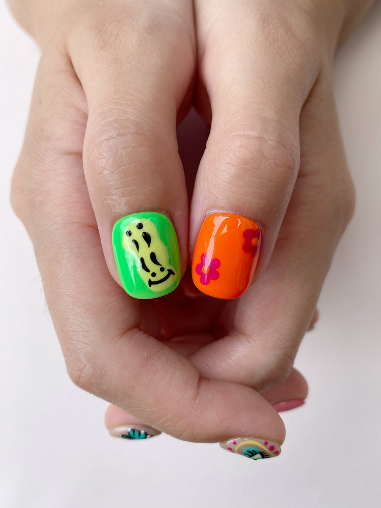 Hand-Painted Zombie Candy Short Square Nails with Sticky Tabs & Kit F018