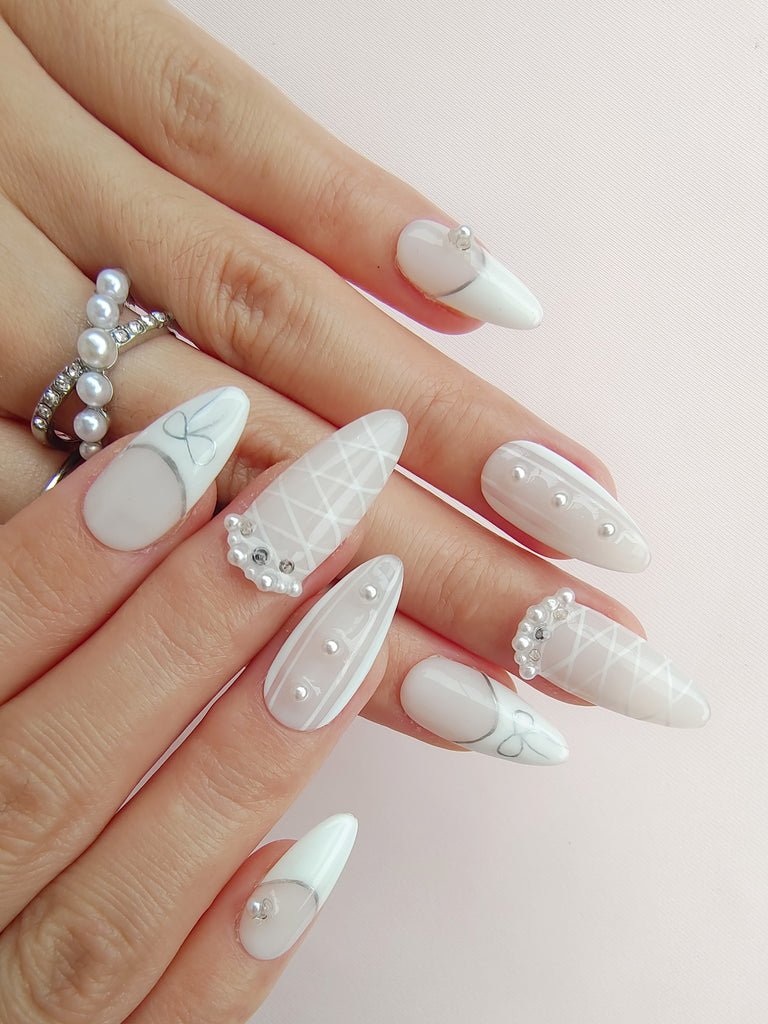Hand-Painted White Wedding Almond Shaped Nails with Sticky Tabs & Kit Y039