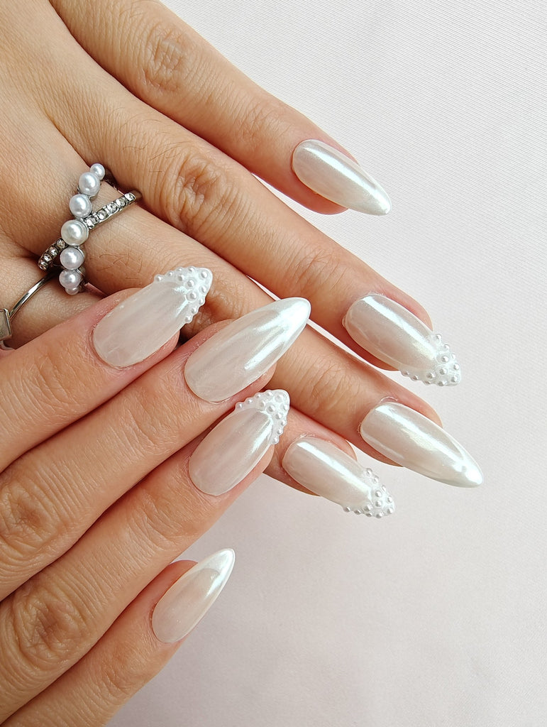 Hand-Painted Pearl Whisper Almond Shaped Nails with Sticky Tabs & Kit A076
