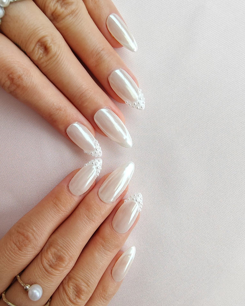 Hand-Painted Pearl Whisper Almond Shaped Nails with Sticky Tabs & Kit A076