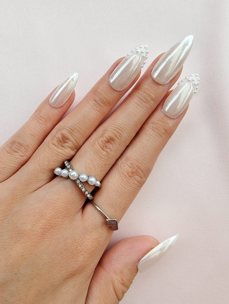 Hand-Painted Pearl Whisper Almond Shaped Nails with Sticky Tabs & Kit A076