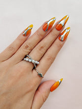 Load image into Gallery viewer, Hand-Painted Frozen Flame Almond Shaped Nails with Sticky Tabs &amp; Kit Y030